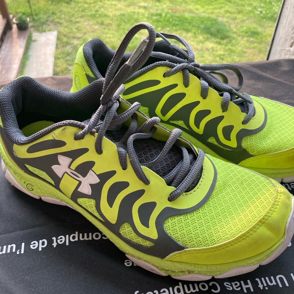 Kids Size 7 Under Armour